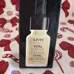 NYX Total Control Drop Foundation - Cream